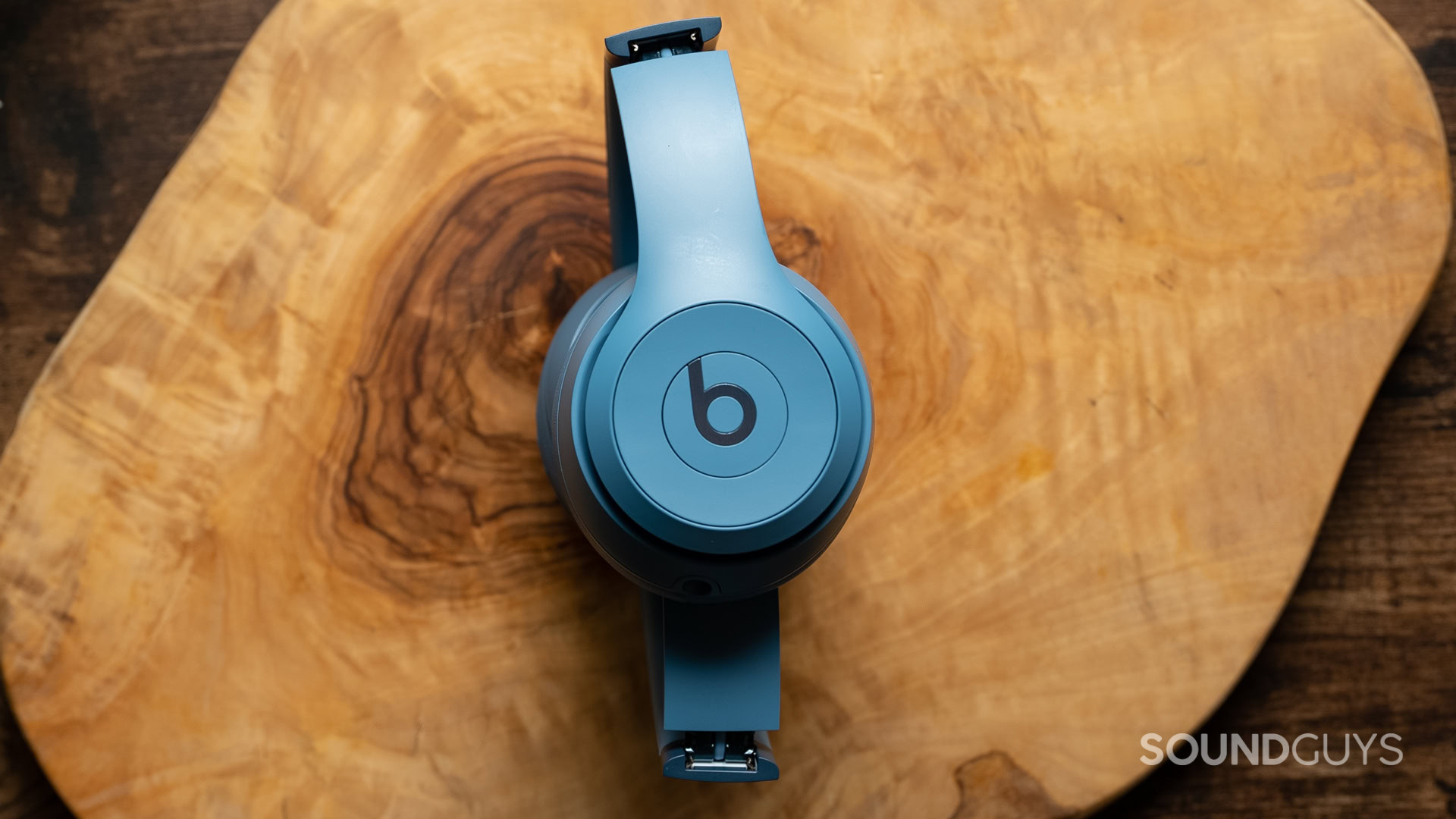 beats-solo-4-wireless-back A photo of the Beats Solo 4 folded up.