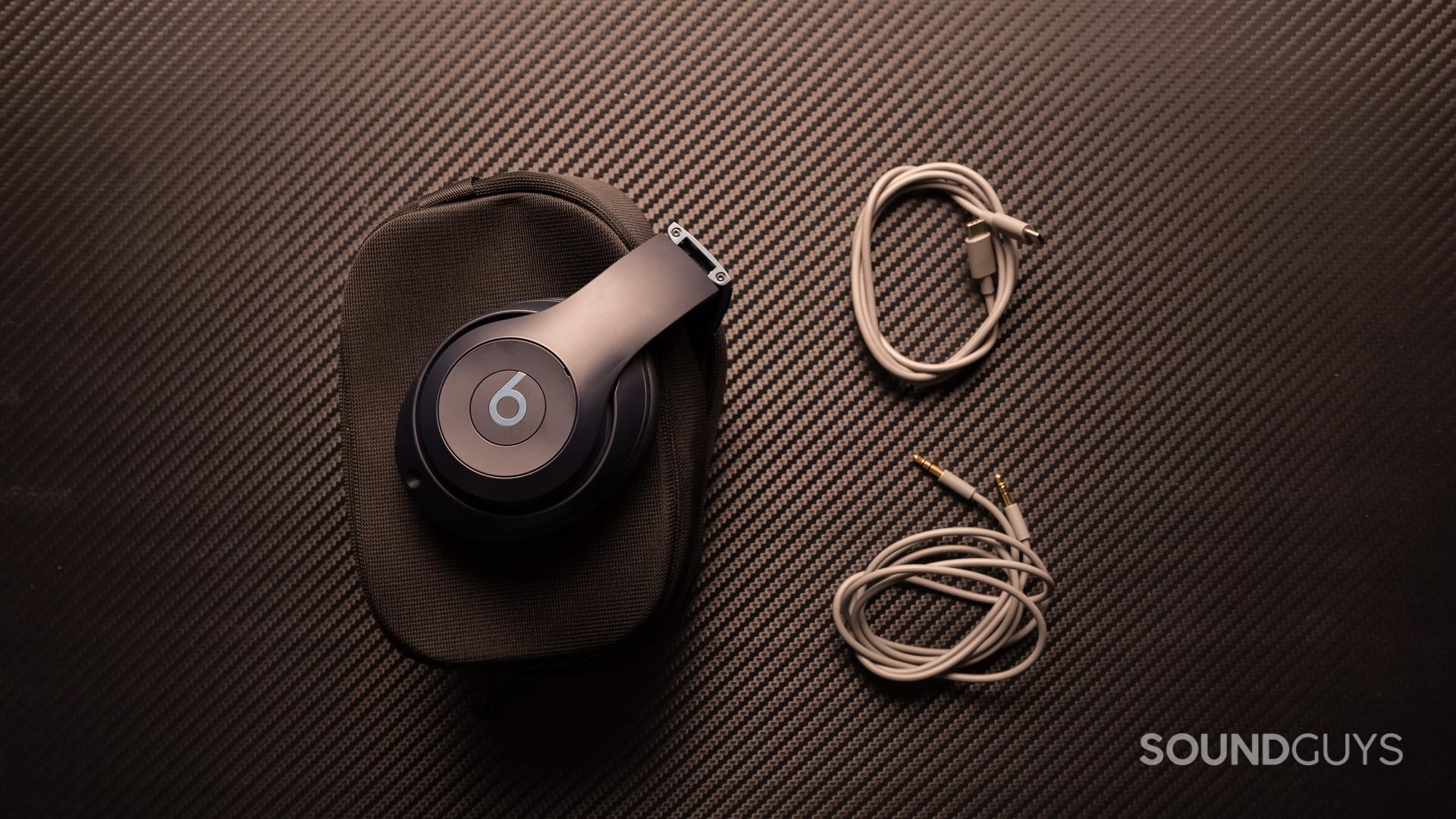 beats-studio-pro-contents The contents of the Beats Studio Pro packaging.