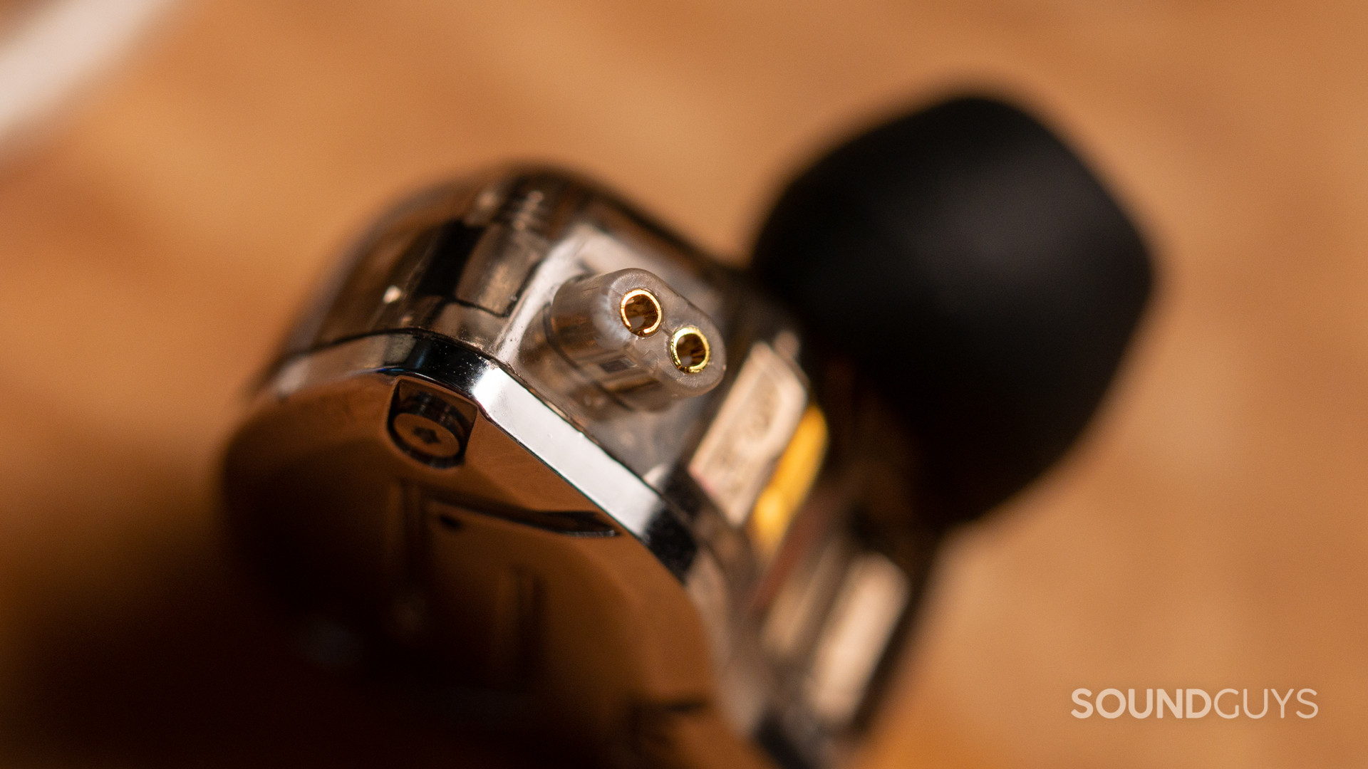kz-zs10-pro-2-pin A close-up photo of the 2-pin connector at the top of the KZ ZS10 Pro.