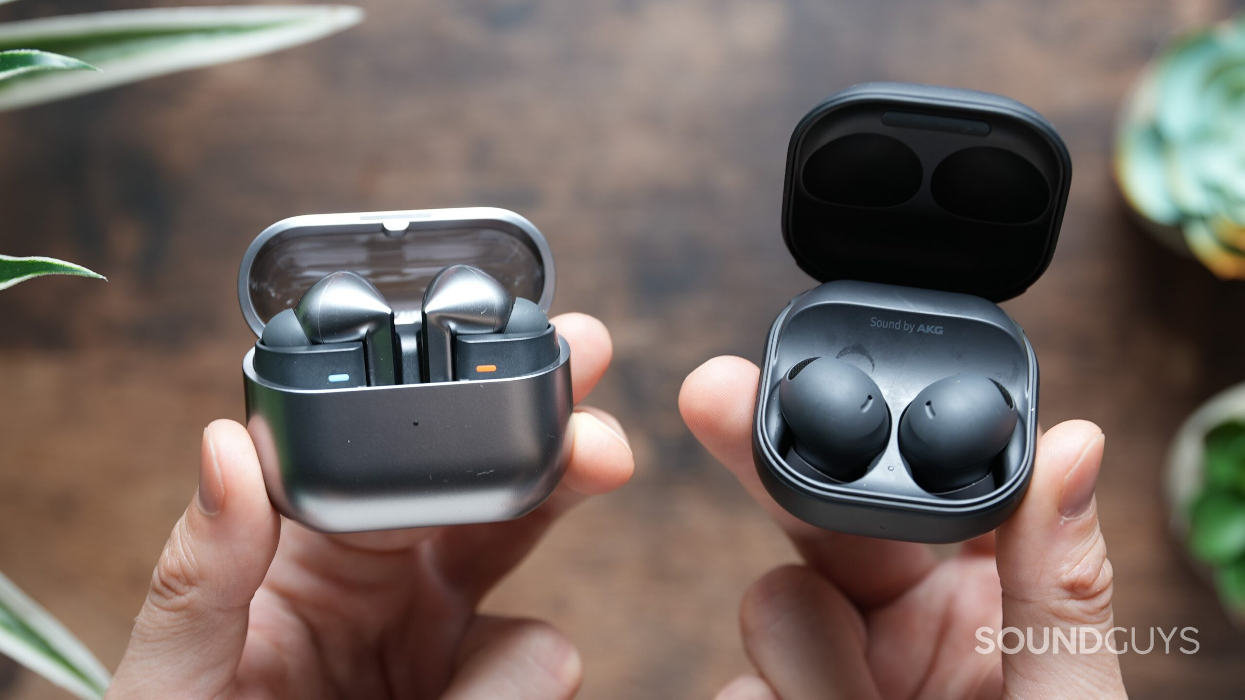 Samsung Galaxy Buds3 Pro with Galaxy Buds2 Pro Samsung Galaxy Buds3 Pro with Galaxy Buds2 Pro