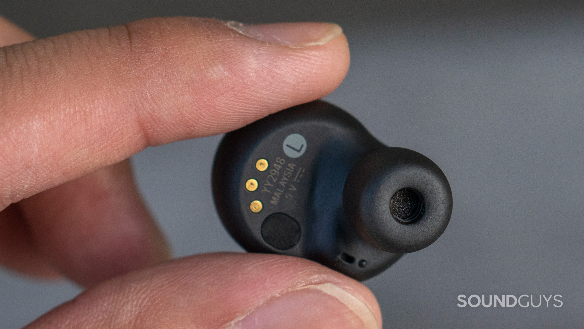 sony-wf-1000xm4-review-ear-tip A photo showing the memory foam tips of the Sony WF-1000XM4.